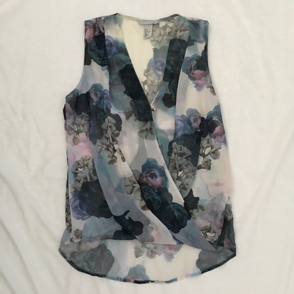 H&M Tops - H&M Floral Blouse